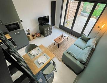 Gîte pour 2 personnes, avec terrasse ainsi que jardin et vue à Limetz-Villez