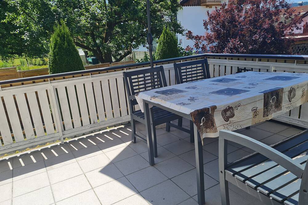 Apartamento inteiro, Vacation apartment Lusen on the ground floor for up to 5 people with a fantastic mountain view in Frauenau, Baviera Oriental