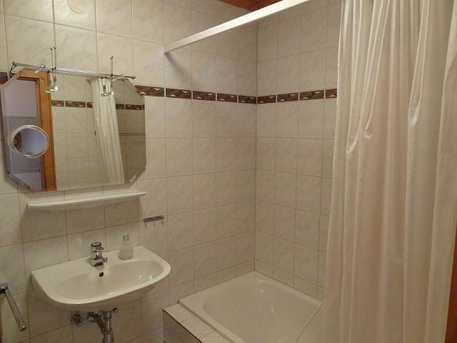 Ferienwohnung für 6 Personen, mit Balkon und Ausblick in Krimml - 4