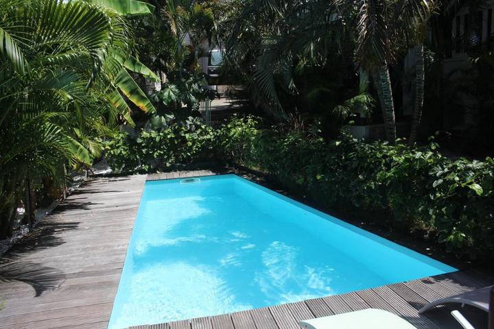 Location de vacances pour 3 personnes, avec jardin et piscine dans Pointe Faula - 2