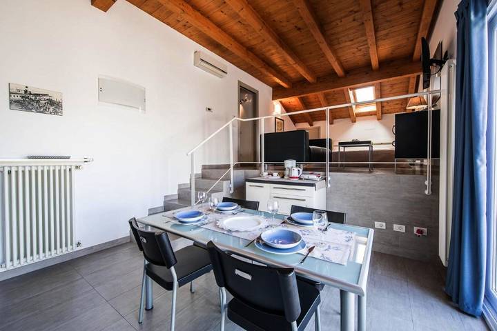 Gîte pour 2 personnes, avec vue ainsi que vue sur le lac et balcon à Sirmione - 4