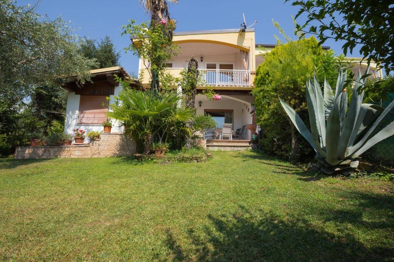 Formica Townhouse in Bardolino, Gardasee-Berge
