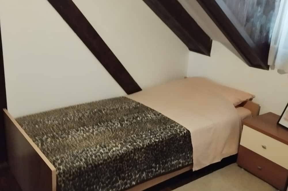 Apartamento entero, Potkrovlje apartman Jasna 1 Knin in Zagora Dálmata