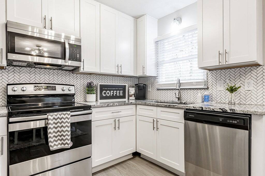 Neue Liste Atemberaubend komplett renoviertes ganzes Haus! in Gwinnett County