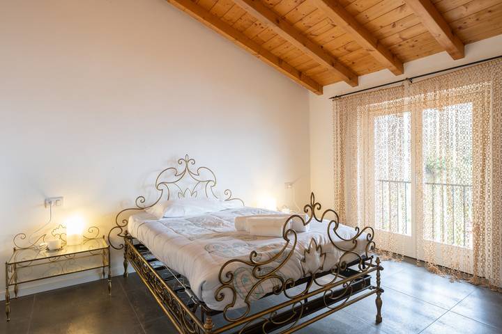 Chalet für 5 Personen, mit Ausblick und Seeblick sowie Garten am Comer See - 2