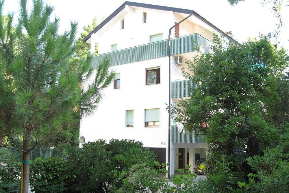 Ganze Wohnung, Gemütliche Wohnung mit Balkon, 30 m vom Strand entfernt in Grado, Görz Provinz