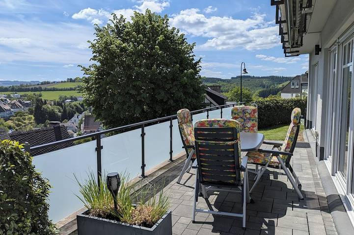 Ferienwohnung für 3 Personen, mit Terrasse und Garten sowie Sauna in Bad Fredeburg