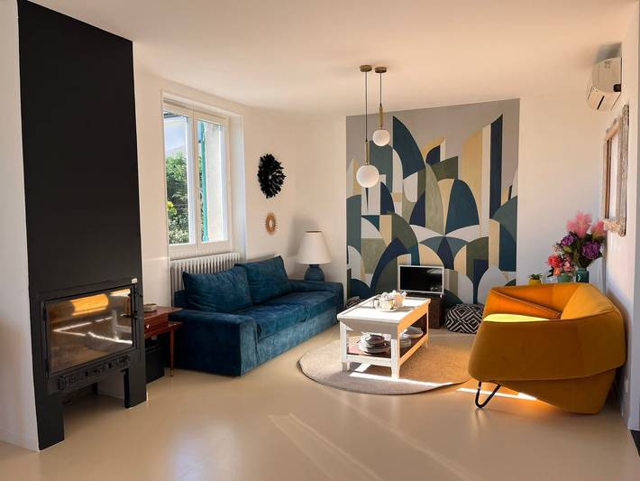 Location de vacances pour 6 personnes, avec jardin et balcon à Saint-Étienne-de-Fontbellon