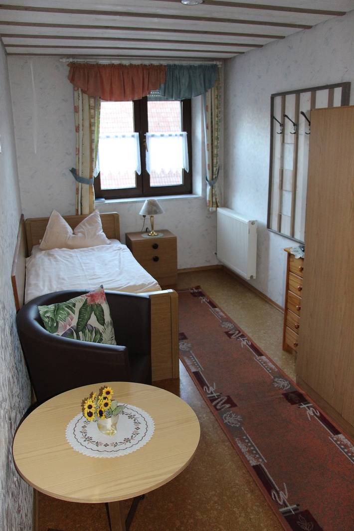 Landgasthof "Zur Tenne" - Einzelzimmer mit Dusche / Wc, Fernseher und kostenlosem Wlan in Feuchtwangen, Romantische Straße