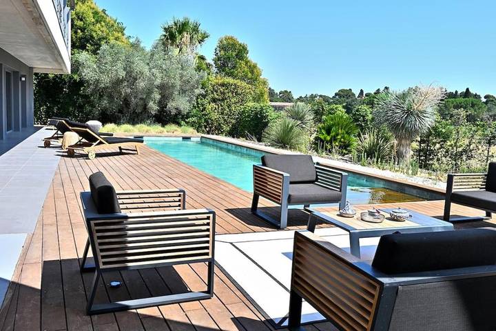 Villa pour 8 personnes, avec jardin et terrasse ainsi que piscine et vue - 1