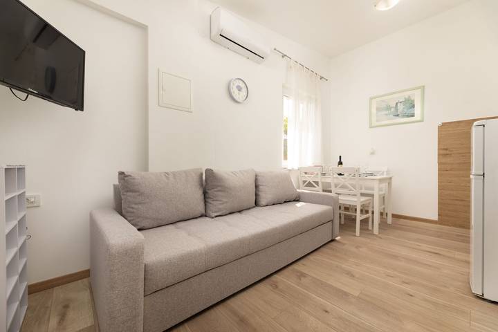 Ferienwohnung für 4 Personen, mit Balkon in Njivice