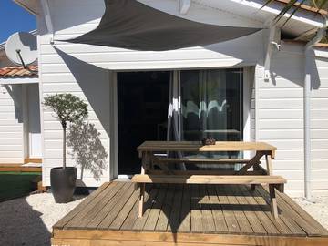 Gîte pour 6 personnes, avec terrasse ainsi que jacuzzi et jardin en Gironde