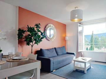 Gîte pour 4 personnes, avec piscine ainsi que balcon et vue dans Thermes de Gréoux les Bains