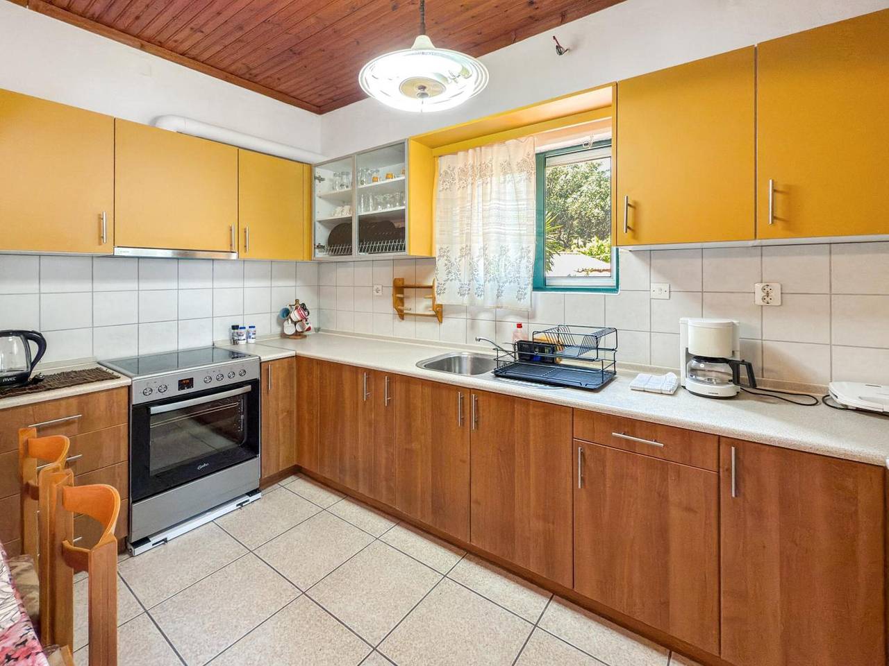 Appartamento intero, Appartamento 'Andromaches Family Room with Balcony' con vista mare, Wi-Fi e aria condizionata in Achilleio, Corfù