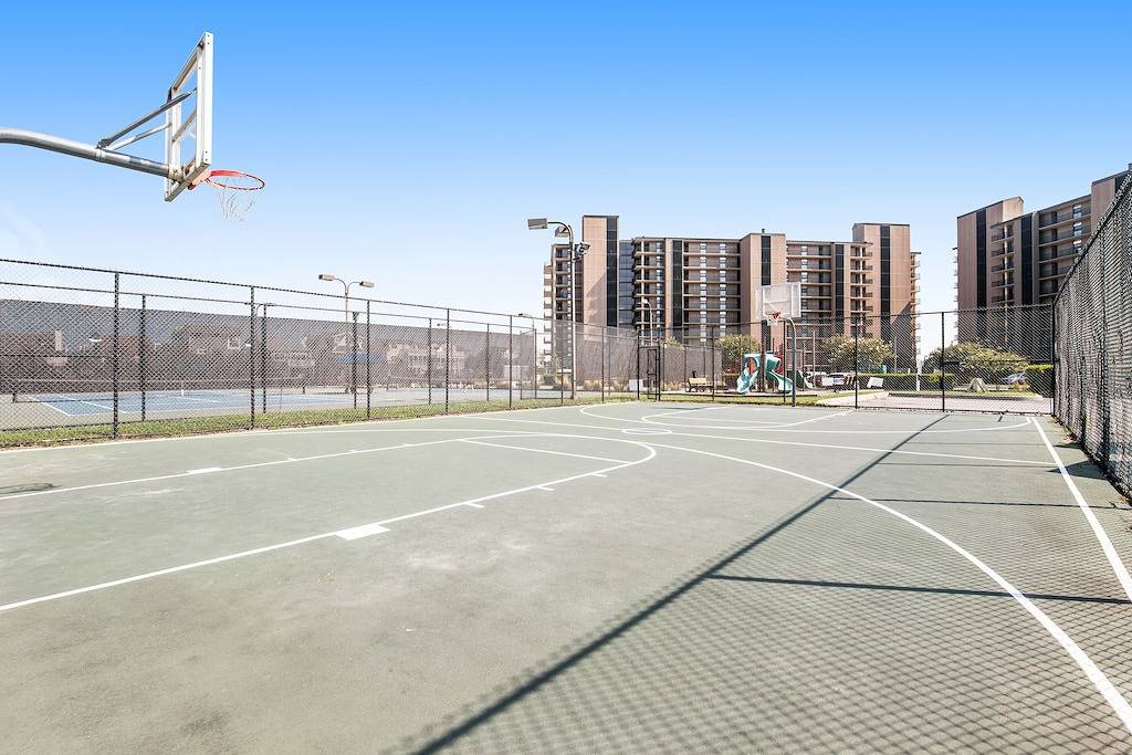 Ganze Wohnung, Sea Colony Tennis 1st floor condo w/ pool, basketball court, and shared sauna in Sea Colony, Middlesex Beach
