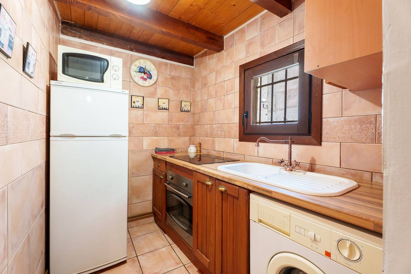 Landhuis 'Casa Antiga 15' met uitzicht op de bergen, gedeeld zwembad en Wi-Fi in Los Santos (Valencia), Castielfabib