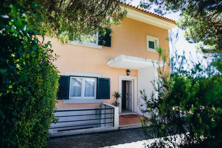 Casa de férias para 9 pessoas, com jardim e varanda em Alcabideche