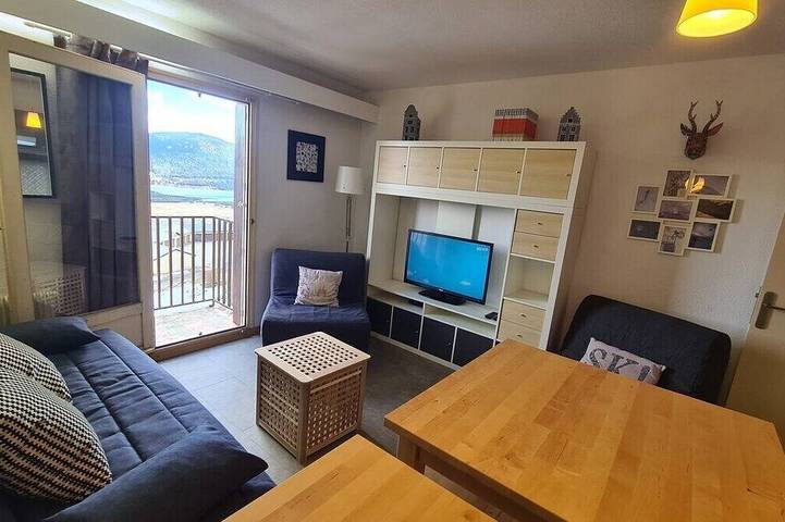 Ganze Wohnung, Superb Studio 4 Personen in Les Angles, 22m², Blick auf den See, zu den Geschäften und Trails in Les Angles, Parc naturel régional des Pyrénées catalanes
