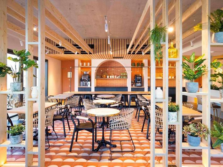 Hôtel pour 3 personnes, avec terrasse et piscine