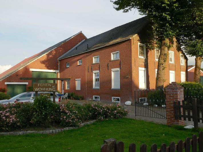 Bauernhof für 6 Personen, mit Terrasse und Garten in Leer und Umgebung