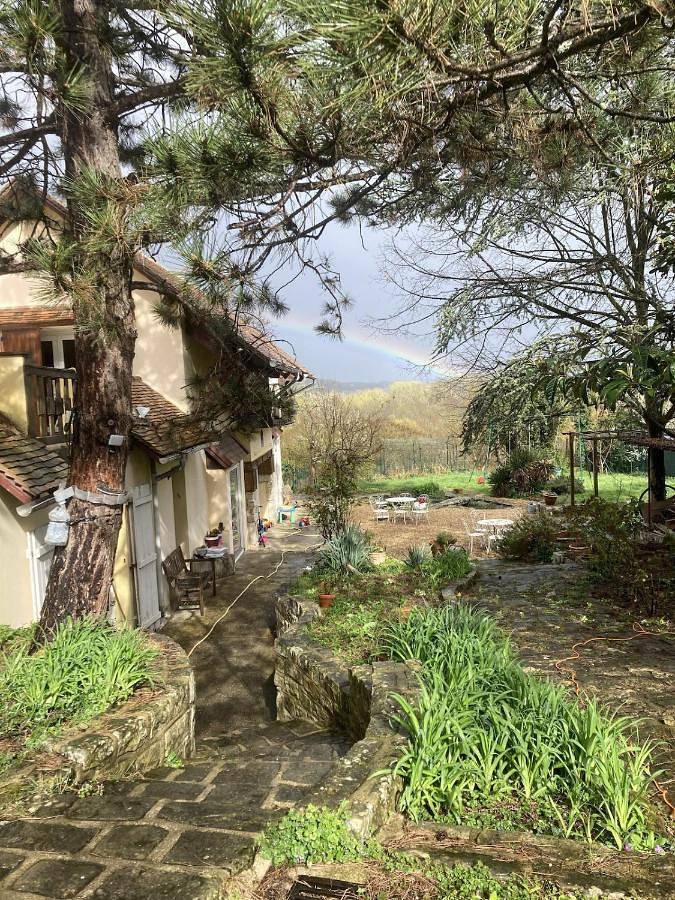 Location de vacances pour 11 personnes, avec vue ainsi que balcon et jardin à Veneux-les-Sablons