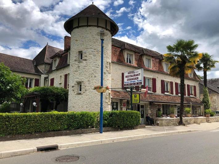 Hôtel pour 2 personnes, avec jardin et piscine à Saint-Sozy