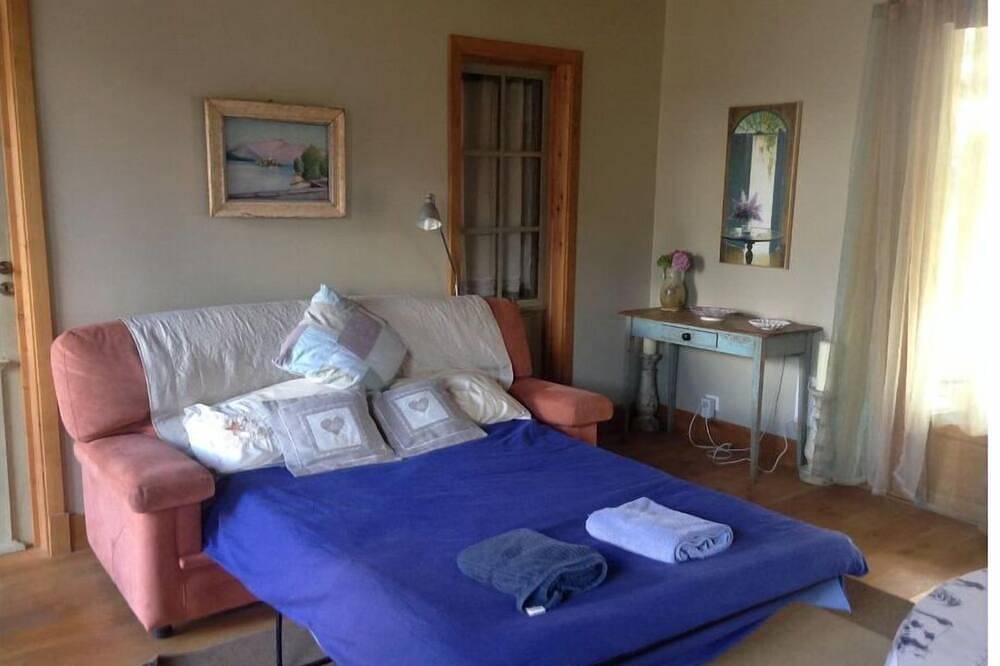 Gorgeous Cottage, countryside views & pool in Saint-Pierre-sur-Dropt, Région de Marmande