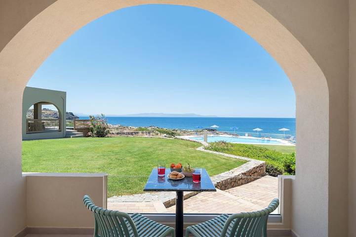 Holiday apartment for 2 people, with balcony and pool as well as garden - 1