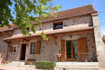 Gîte pour 7 personnes, avec jardin et terrasse à Ozolles