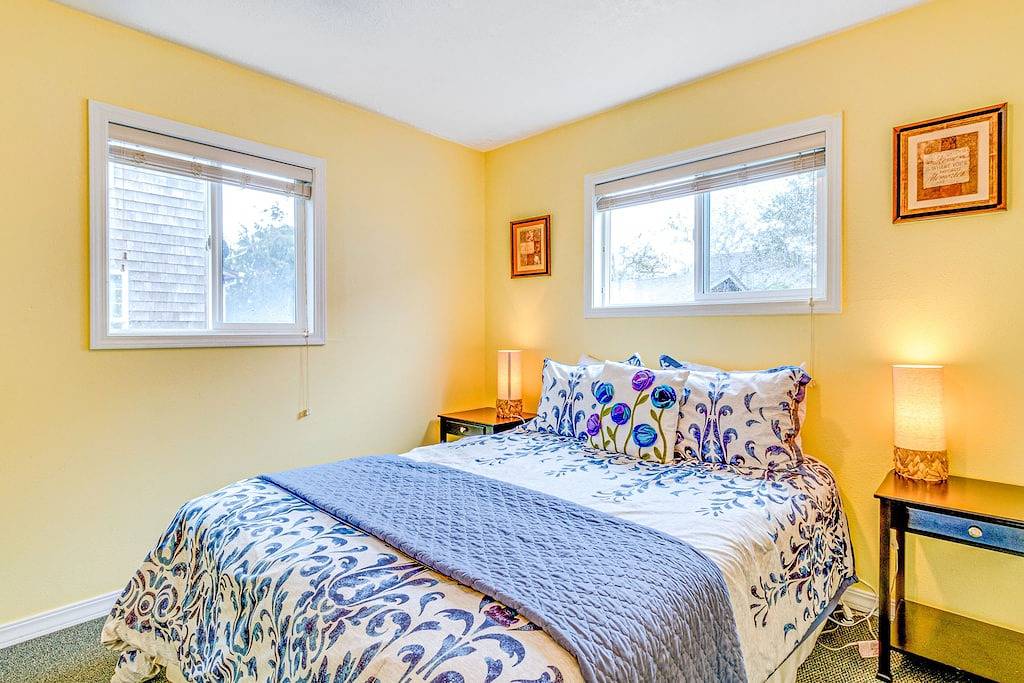 Hundefreundlich, künstlerischer Kurzurlaub mit privatem Whirlpool, Unterhaltung, Strand in der Nähe! in Seaside (Oregon), Clatsop County