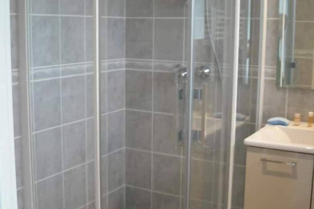 Appartement entier, Gîte Neuf Entier en Bourgogne dans cité médiévale in Arnay-le-Duc, Région de Beaune