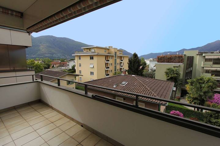 Ferienwohnung für 3 Personen, mit Ausblick und Balkon sowie Pool und Sauna in Ascona
