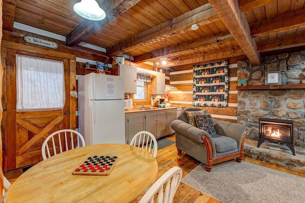 Vor Liebe platzende Herzen (Romantic Creekside Retreat) in Cosby (TN), Cocke County