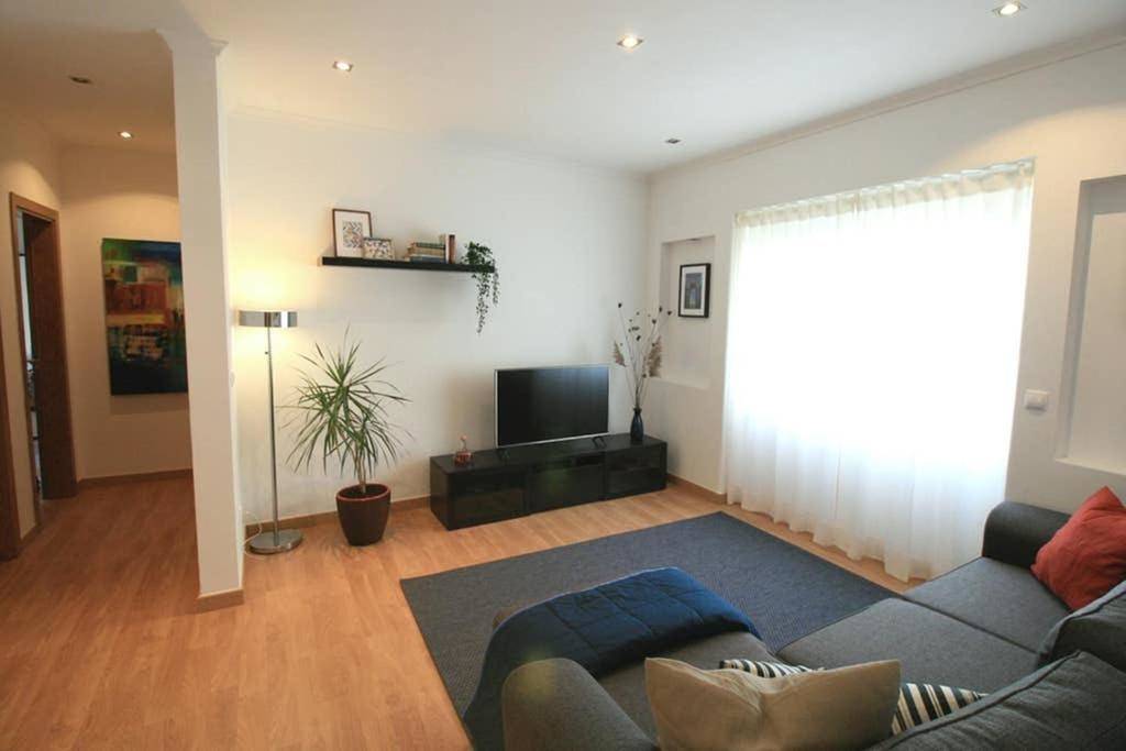 Apartamento inteiro, Two-Bedroom Apartment in Almada, Halbinsel von Setúbal