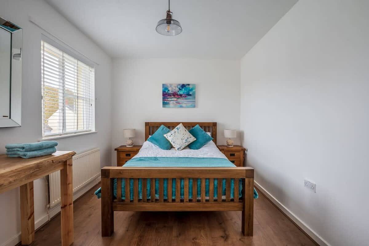 Saundersfoot Coastal Retreat with Patio & Parking in Saundersfoot, Pembrokeshire