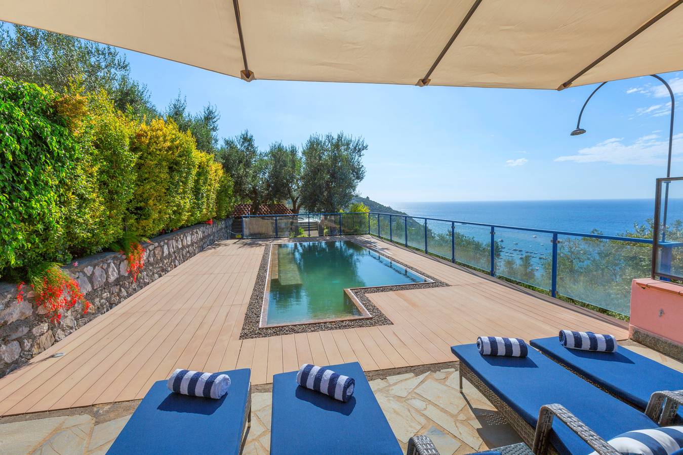 Amore Rentals - Villa The Phoenix con Piscina Privata, Vista Mare, Terrazza e Parcheggio in Nerano, Napoli e dintorni