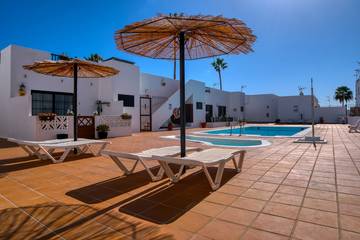 Holiday Home for 3 People in Playa Grande (Canary Islands), Tías, Photo 1