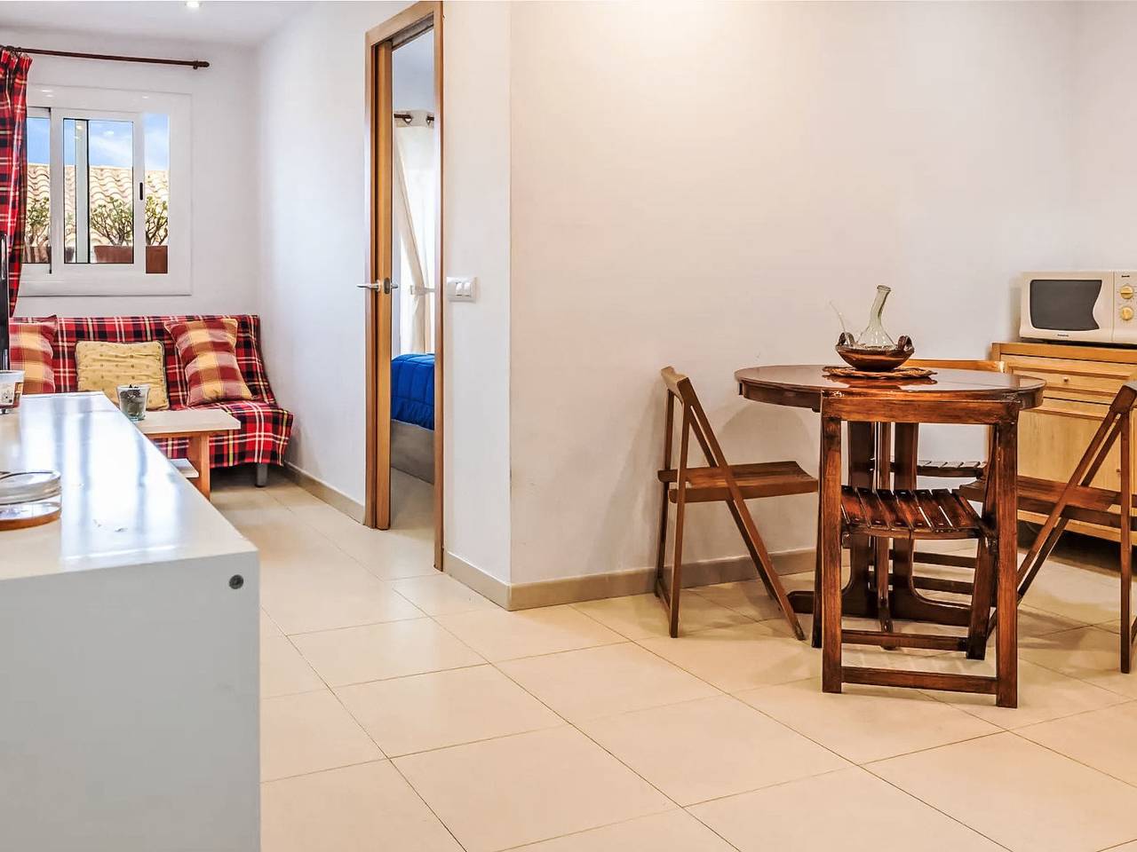 Entire apartment, Beachfront Apartment 2km from Cala del Paller in Calonge, Costa Brava