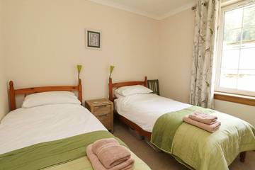 Log Cabin for 3 People in Loch Awe, Scotland, Photo 4