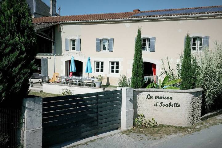 Location de vacances pour 15 personnes, avec jardin et jacuzzi, animaux acceptés dans Voissay