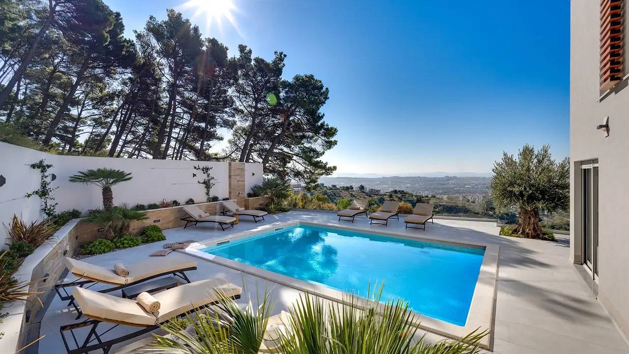 Villa für 8 Personen (250 m²) in Klis in Klis, Split-Dalmatia