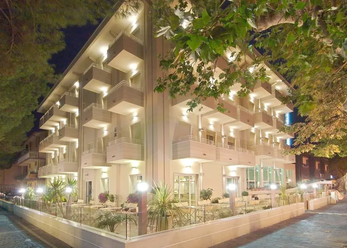 Hotel per 2 persone, con terrazza e giardino - 1