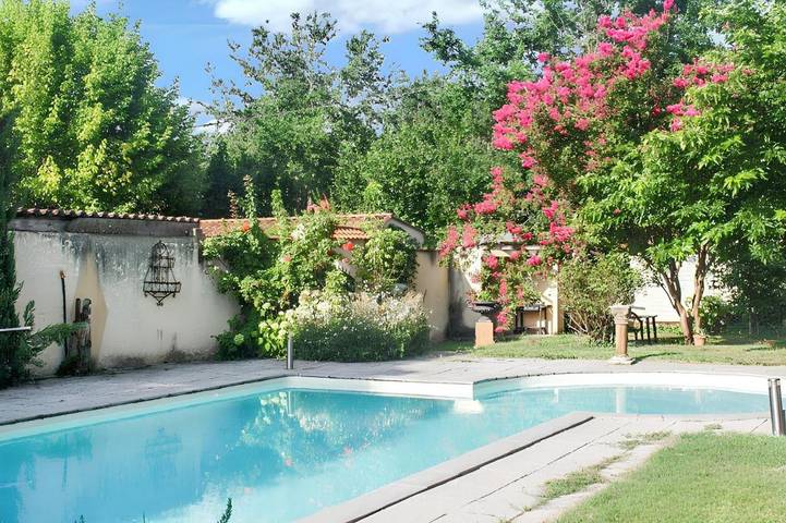 Location de vacances pour 4 personnes, avec terrasse ainsi que jardin et piscine à Duravel - 2