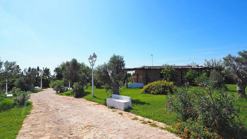 Room 'Villa Sterlizia - Lantana' with Shared Pool, Wi-Fi and Air Conditioning in Alliste, Tarantobukten