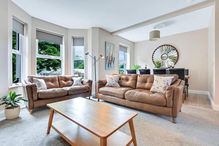 Location de vacances pour 12 personnes, avec terrasse et vue à Ballycastle