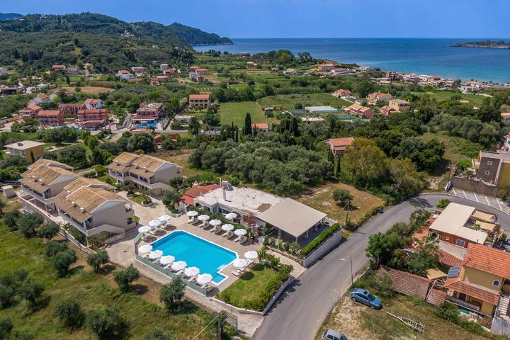 Διαμερίσματα διακοπών για 2 άτομα, με Μπαλκόνι και Κήπο καθώς και Παιδική πισίνα στον Αρίλλα
