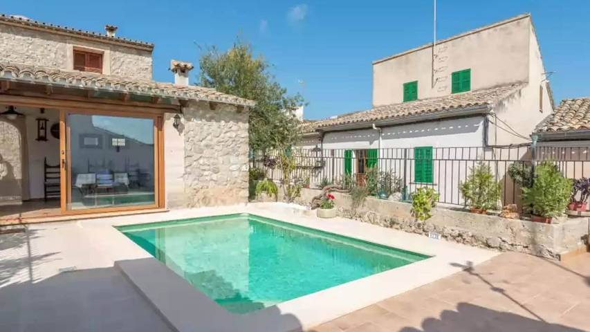 Villa for 6 people, with pool - 1