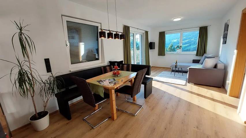 Appartement voor 3 personen, met Terras en Tuin in Söll
