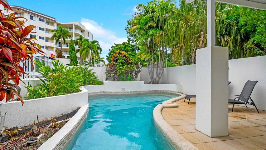 Holiday letting for 4 people, with pool and balcony/terrace in Queensland