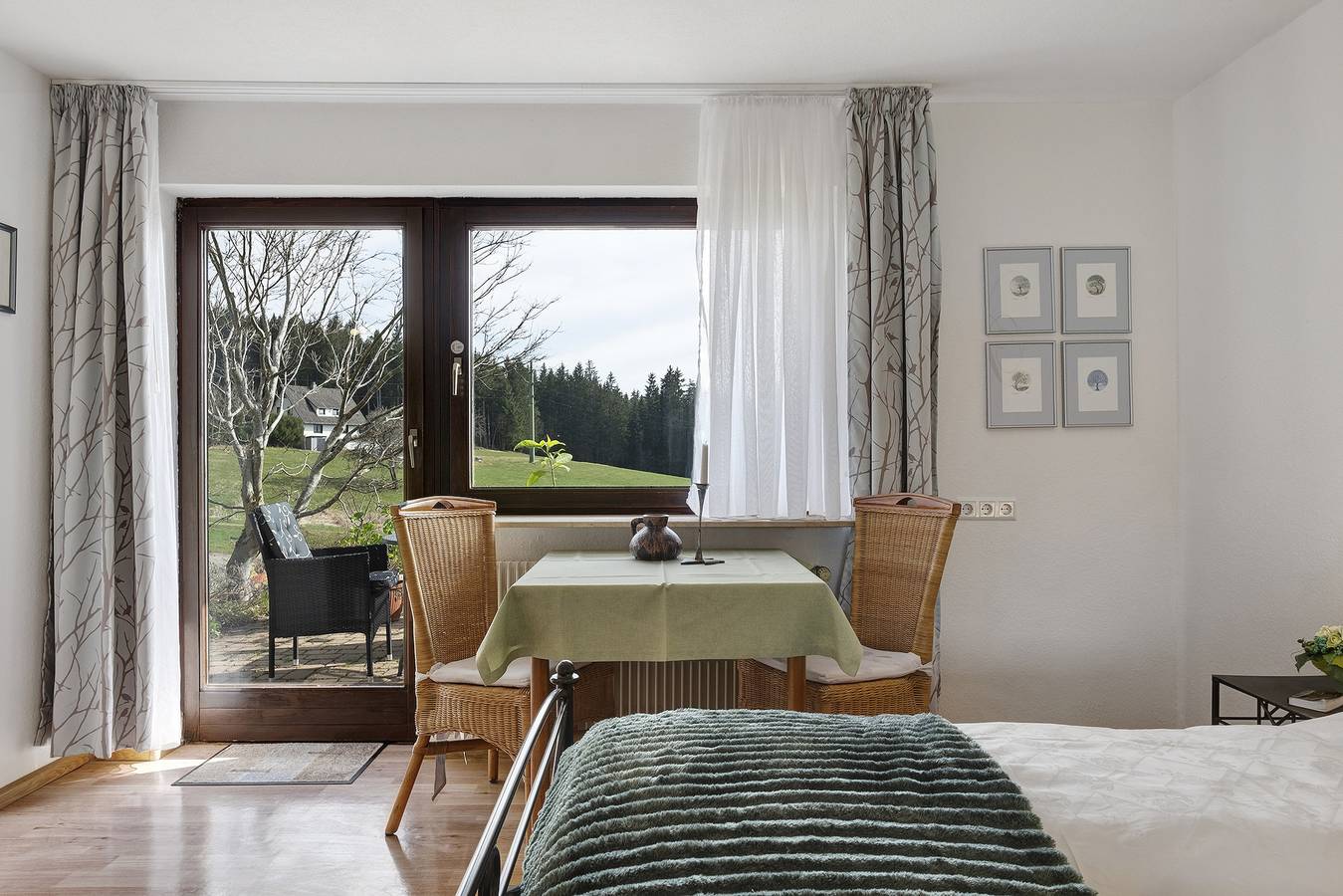 Ganze Wohnung, Ferienwohnung 'Janßen-Wehrle' mit Bergblick, privater Terrasse und Wi-Fi in Schwärzenbach (Titisee-Neustadt), Titisee-Neustadt